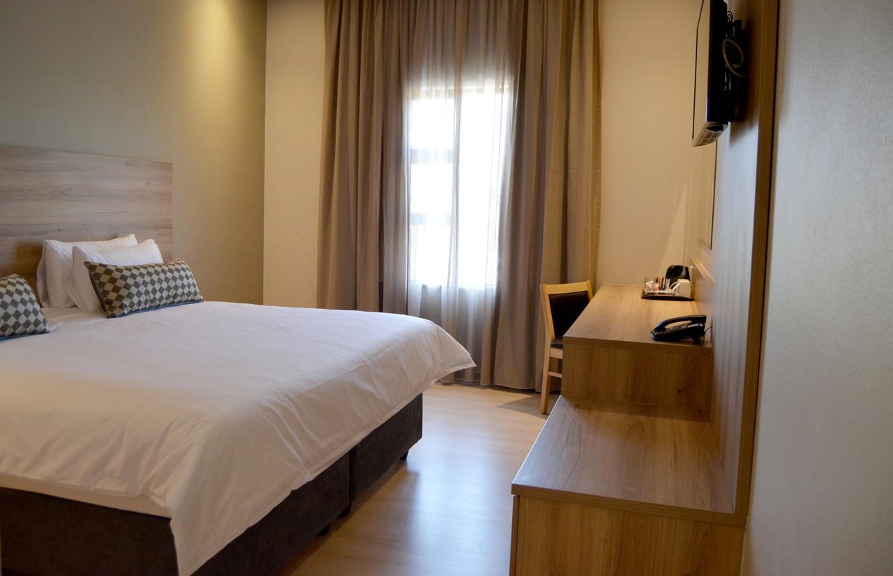 Regal Inn Hotel Midrand Exterior foto