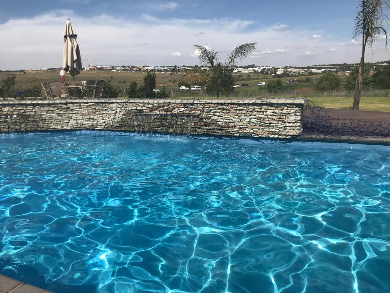 Regal Inn Hotel Midrand Exterior foto